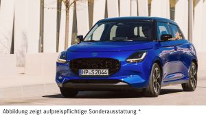 Blauer Kompaktwagen mit schwarzem Dach und sportlichen Felgen steht auf einer Straße vor moderner Architektur. Die Ausstattung ist aufpreispflichtig.