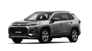 Grauer Suzuki Across PLUG-IN HYBRID Comfort+ in Front-Seitenansicht