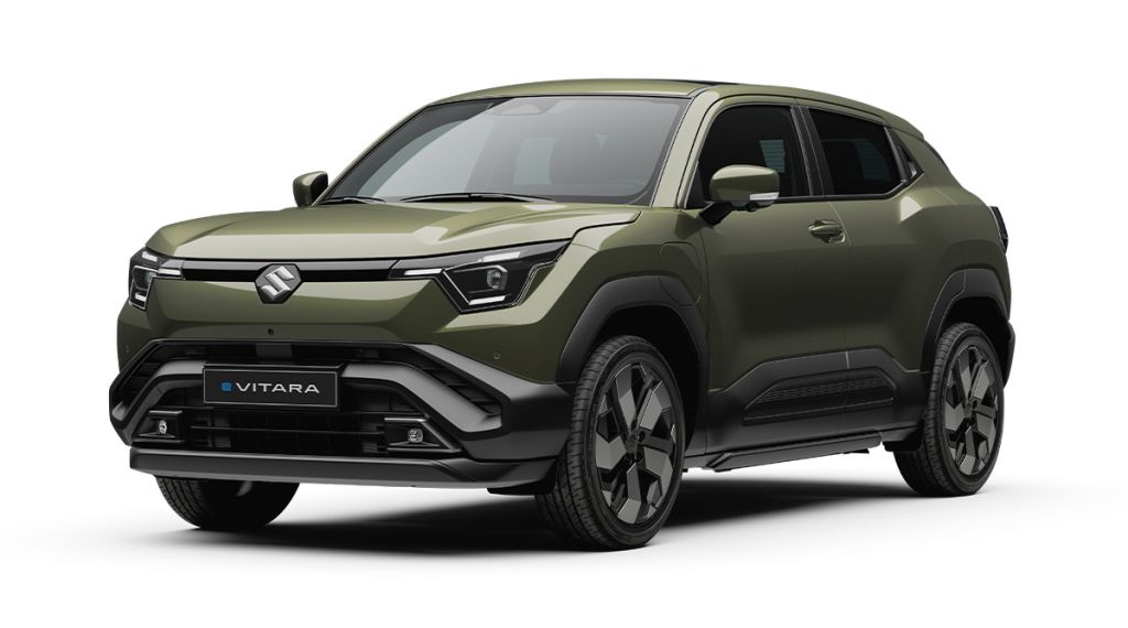 Grüner Suzuki e VITARA Comfort+ in Front-Seitenansicht
