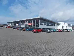 Autohaus Schoenau von außen
