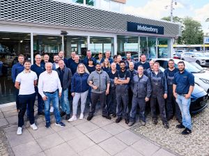 Suzuki AUTOTEWES Berlin Teamfoto