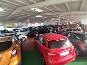 Gebrauchtwagen-Ausstellung
