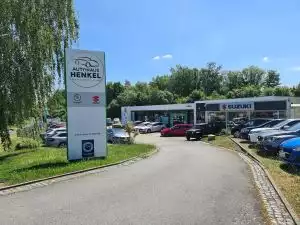 Außenansicht Autohaus Henkel